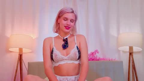 Snapshot of meowthlilu chatting on July 2026 04:01:02 AM Lilu online show from July 2026 04:01:02 AM