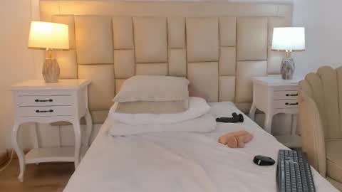   online show from December 2024 06:32:01 AM