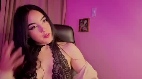 Snapshot of meredith_spencer chatting on February 2026 02:27:01 AM meredith_spencer online show from February 2026 02:27:01 AM