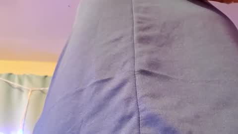 gurlnips online show from January 2025 12:35:01 AM