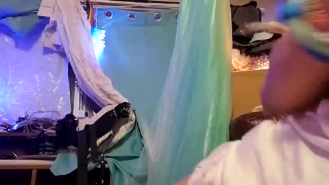 gurlnips online show from January 2025 06:22:01 AM