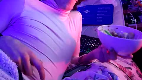 gurlnips online show from February 2025 03:50:02 AM