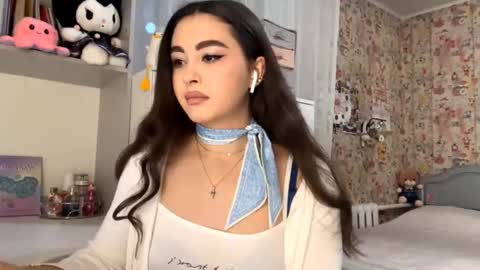 Enni online show from November 2025 02:17:02 PM