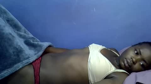 merlin_queen online show from October 2025 01:48:02 AM