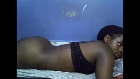 merlin_queen online show from December 2025 07:05:01 AM