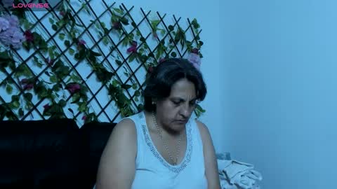 Snapshot of merlyna_goldens chatting on October 2025 10:56:01 PM My next birthday is December 11th. online show from October 2025 10:56:01 PM