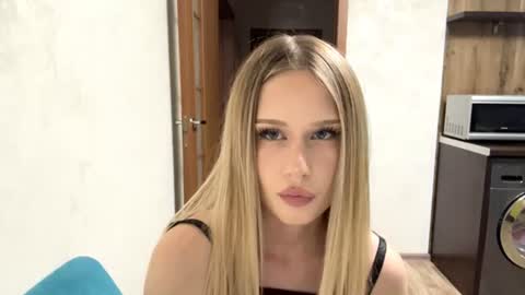 Snapshot of merrileesmoldt chatting on July 2026 01:19:01 PM Stefani online show from July 2026 01:19:01 PM