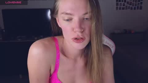 Snapshot of merry_dancers_ chatting on December 2024 05:02:01 PM Susan online show from December 2024 05:02:01 PM