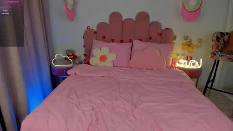 Anna online show from March 2025 12:56:02 PM