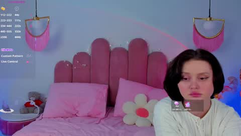 Anna online show from March 2025 12:45:01 PM