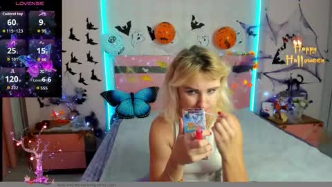 merymidnight online show from October 2025 07:01:01 AM