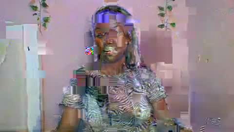Snapshot of messyluna chatting on June 2026 10:33:01 PM meggy and bree online show from June 2026 10:33:01 PM