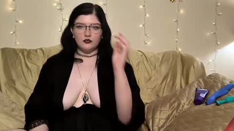 Lia online show from October 2025 01:45:02 PM