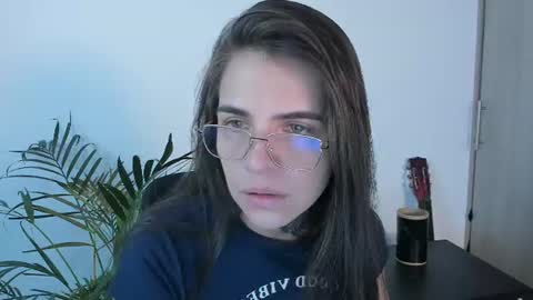 Snapshot of meurief chatting on June 2026 01:52:02 AM Meurif online show from June 2026 01:52:02 AM