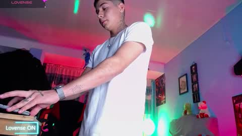 Snapshot of mexican_cum chatting on October 2025 03:38:01 AM Jhon online show from October 2025 03:38:01 AM