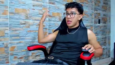 mexwilliams online show from October 2025 01:37:01 PM