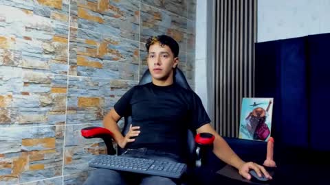 mexwilliams online show from November 2025 12:45:02 PM