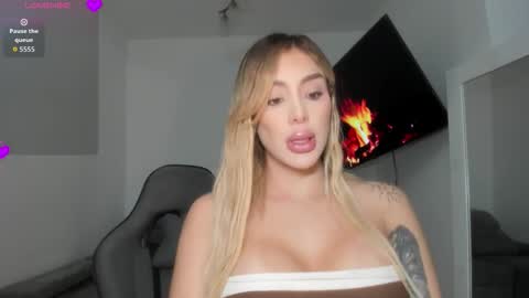 Snapshot of mi_suk1 chatting on January 2026 07:10:02 AM mi suk1 online show from January 2026 07:10:02 AM