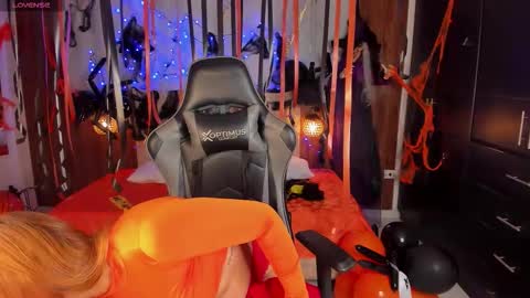 Violett online show from October 2025 05:39:01 PM