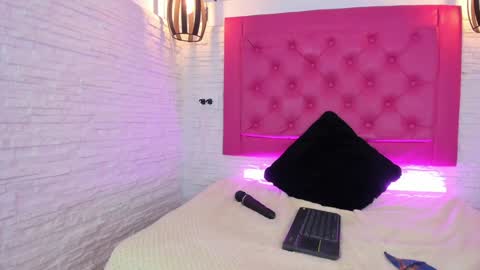 Mia Blonde online show from January 2025 02:19:02 AM