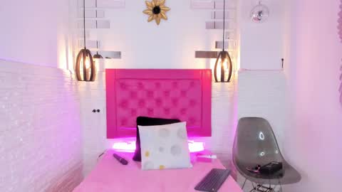 Mia Blonde online show from February 2025 07:38:01 PM