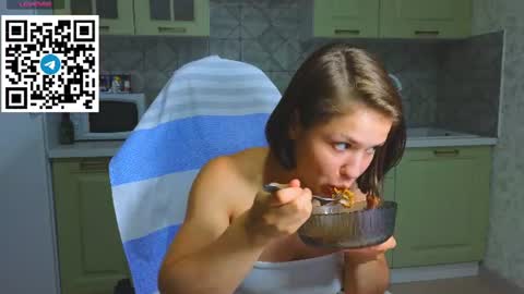 Snapshot of mia___lunaa chatting on June 2026 09:52:02 PM Mia online show from June 2026 09:52:02 PM