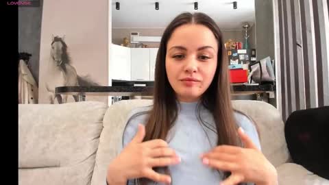 Mia online show from March 2025 07:19:01 AM