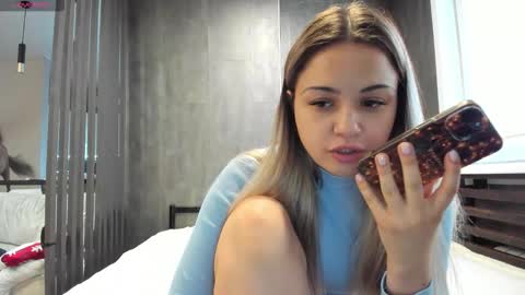 Mia online show from February 2026 04:52:01 AM