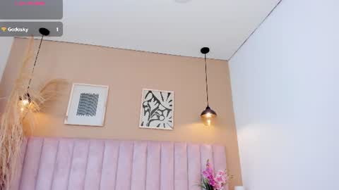 mia__bailey_ online show from July 2026 07:05:02 PM