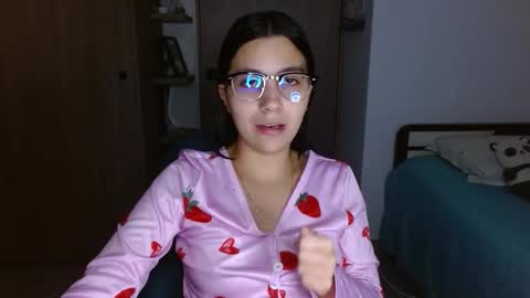 Mia online show from February 2026 03:54:01 AM