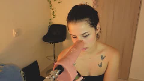 Mia adams  online show from October 2025 02:42:02 AM