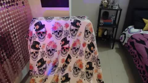 mia online show from October 2025 11:59:01 PM