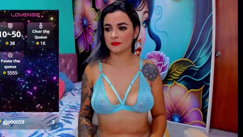 Mia online show from December 2024 12:43:02 AM