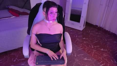 mia online show from February 2026 04:42:01 AM