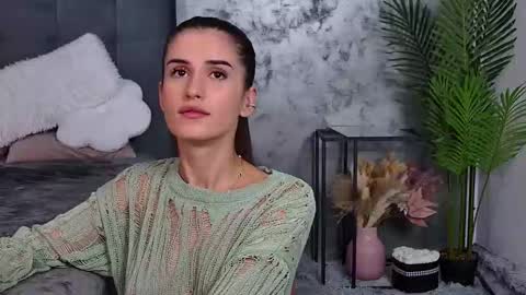 Freya Allen online show from October 2025 08:31:02 PM