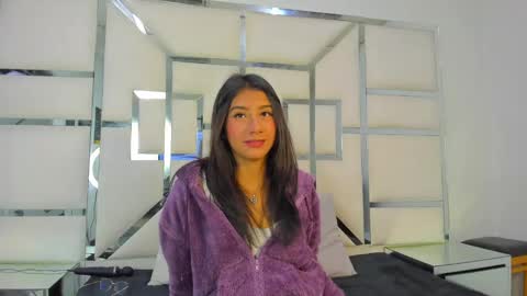 mia_clark18 online show from October 2025 03:38:01 AM