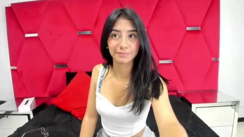 mia_clark18 online show from October 2025 08:00:02 PM