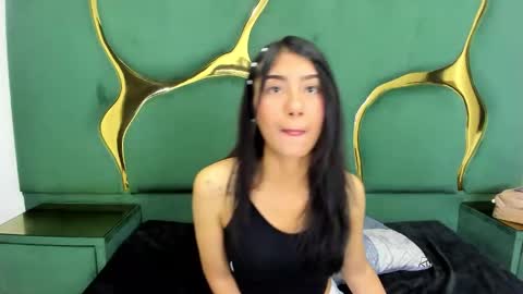mia_clark18 online show from November 2025 06:18:02 PM