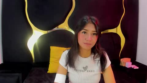 mia_clark18 online show from November 2025 03:57:02 PM