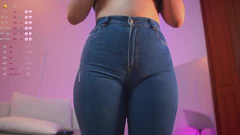 Anna online show from October 2025 05:03:01 PM