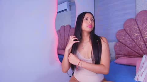 Mia  online show from May 2026 03:03:02 AM