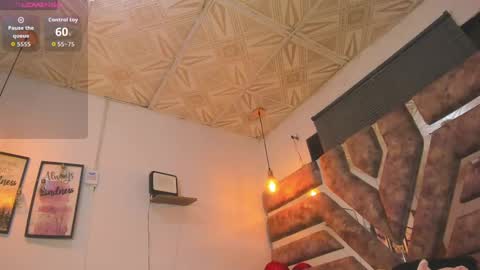 Mia online show from October 2025 08:37:02 AM