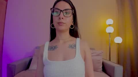 Sarah Luna online show from March 2026 05:28:01 PM
