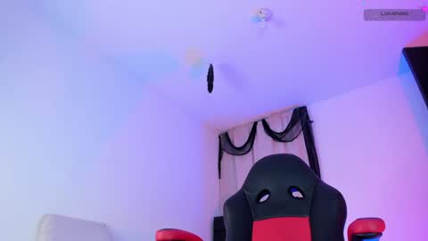 Mia online show from February 2025 10:33:01 PM