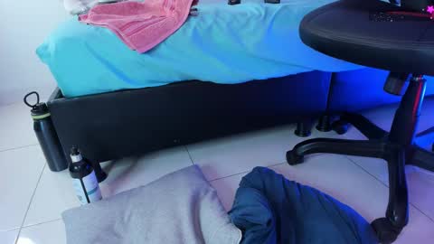 Mia online show from February 2025 02:25:01 AM