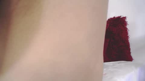 Mia online show from December 2024 12:12:01 AM