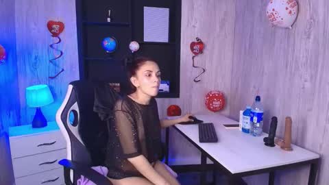 mia_esposito2 online show from September 2025 03:11:01 AM
