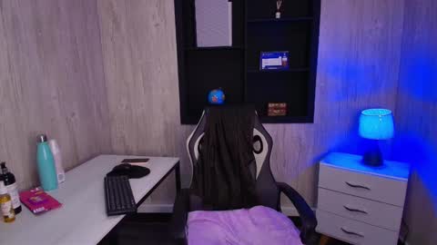 mia_esposito2 online show from November 2025 03:53:02 AM