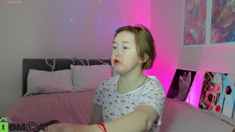 Mia online show from October 2025 02:34:02 AM