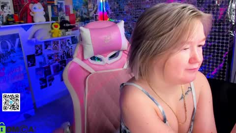 Mia online show from April 2026 04:46:01 AM